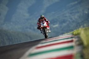 九游体育app-米兰主帅谈球队未来，ac米兰新任主帅